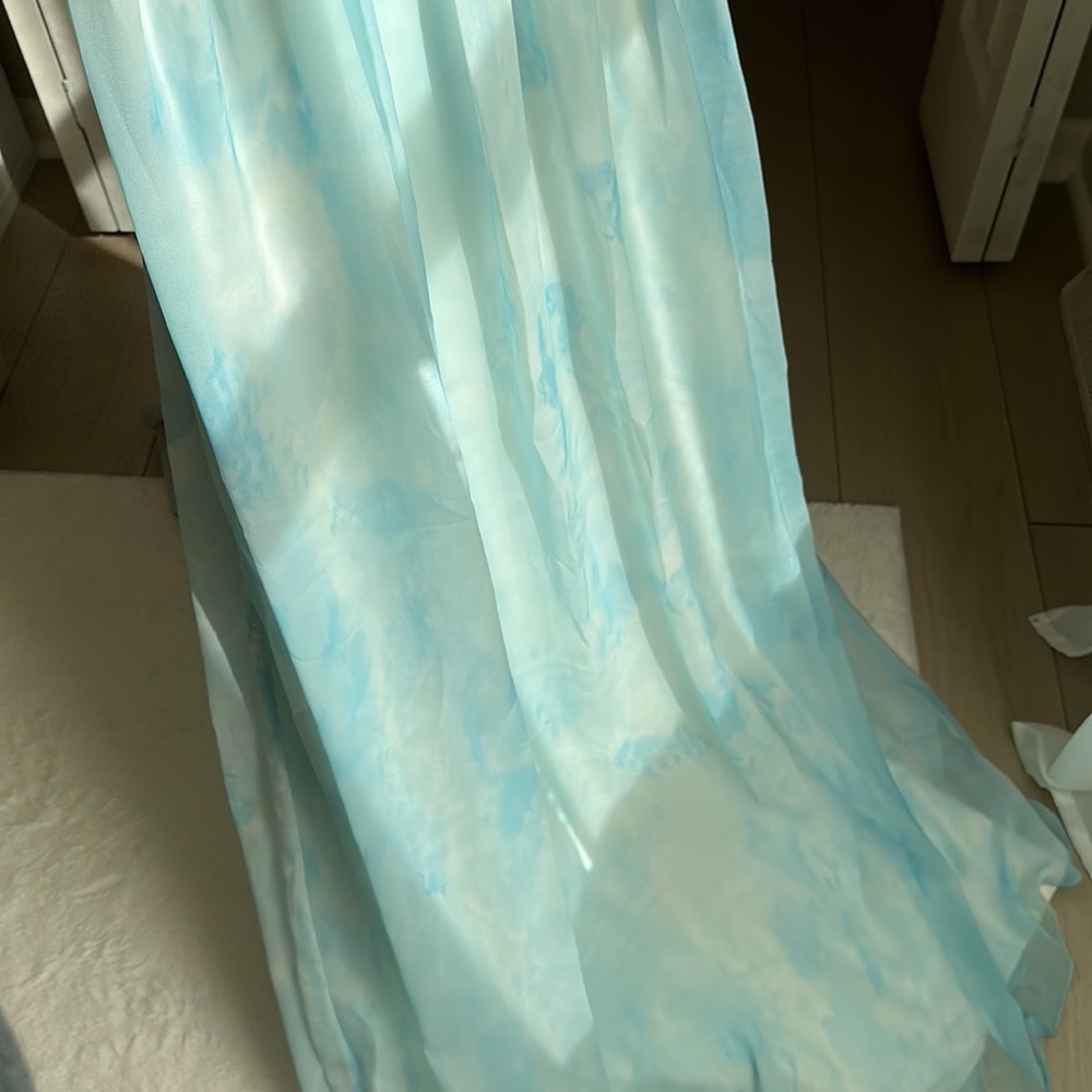 Blue haltered gown - Picture 5 of 7